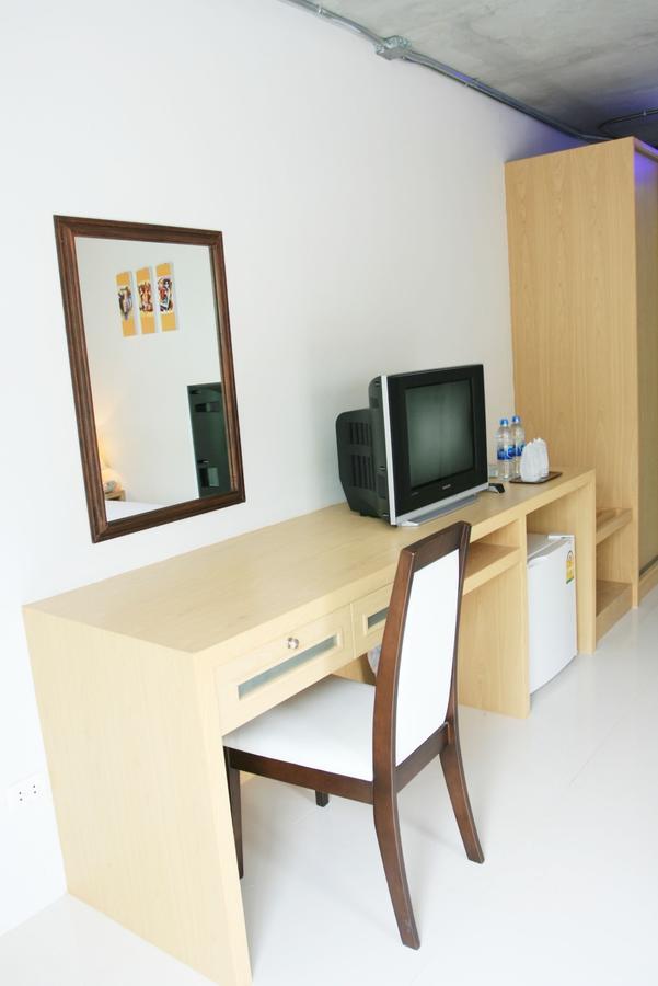 Bansabai Sabaidee Service Apartment Banguecoque Exterior foto